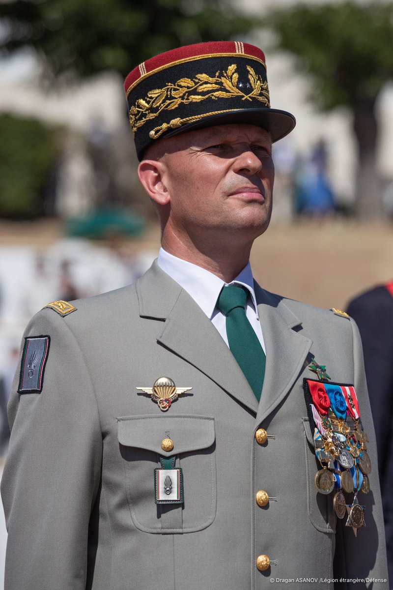 LegionEtrangere's tweet photo. Le général de brigade Alain LARDET prend le commandement de la Légion étrangère au cours d’une cérémonie à la Maison Mère à Aubagne.
#LegionEtrangere #COMLE https://t.co/M6KOp6Vddm