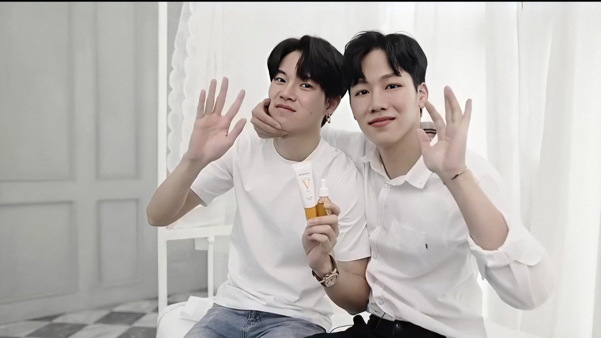 yinwarfamilysup's tweet photo. " หยิ่นวอร์" มาบอกต่อสิ่งดีๆ Skinsista V Acne Clear Booster สำหรับคนเป็นสิวผิวแพ้ง่าย หาซื้อได้ตาม Watsons, Lazada, เซเว่น ทุกสาขา การันตีความดีของสินค้าโดยพี่วอร์จ้าา

#skinsista #หยิ่นบอกต่อ #หยิ่นวอร์ #หยิ่นวอร์ขอหน้าใส #พี่วอร์ของพ่อวี
#หยิ่นวอร์
ig update​ : yinyin_anw https://t.co/FS7oBGMRTB