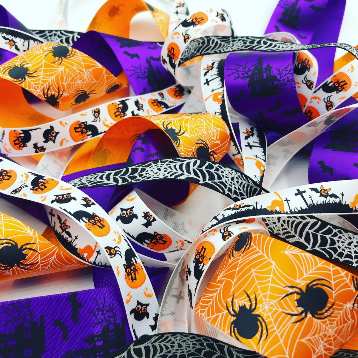 RibbonSignature's tweet photo. Happy Friday! Remember that our Halloween (and Christmas!) range is up on the website 👻🦇🎃 https://t.co/L2ttyVOI7j 
#Halloween #Packaging #northampton https://t.co/5hmBbE8RWo