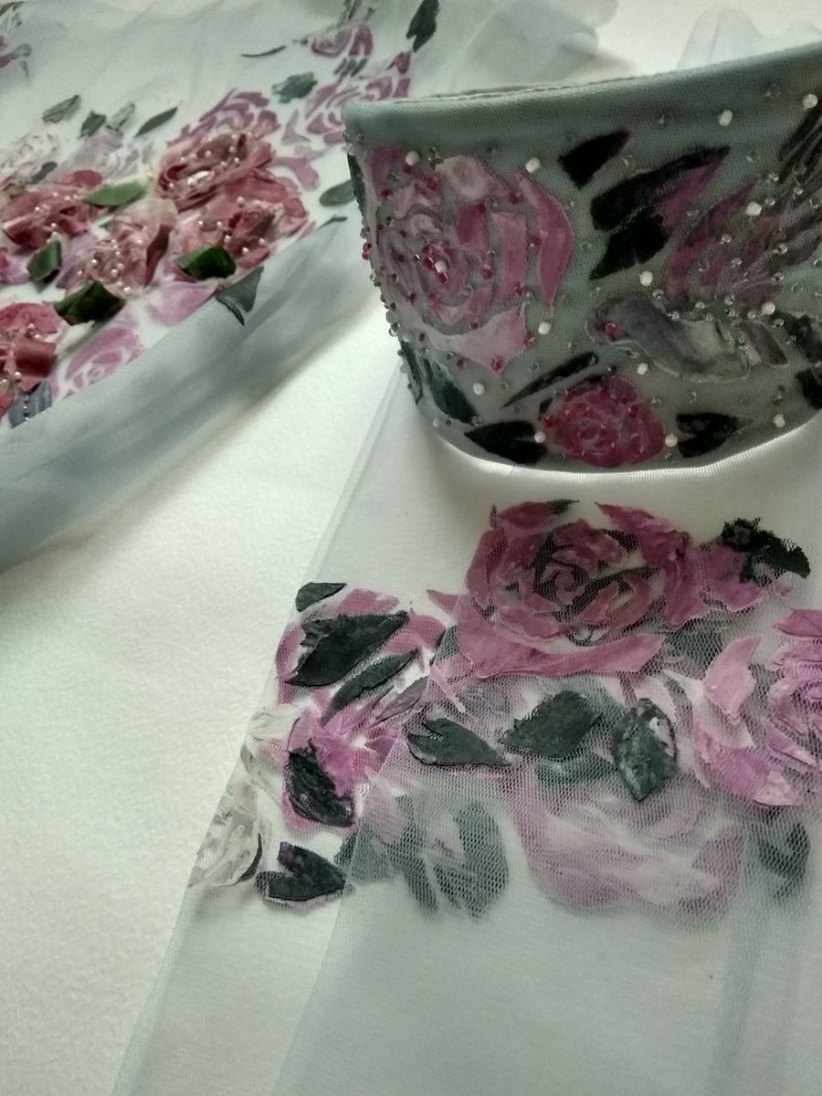 MEL_Design_'s tweet photo. Blue tulle skirt. Hand-painted roses. Graduation outfit.
#etsy #mel_design #summerlook #ootd #fashion2020 #handmade #EXCLUSIVE #specialorder #graduate #weddingdress #fiancè
#wedding #dancingdress #pink #tullemania #jewelry
https://t.co/gKDIYW7eeH https://t.co/ZIdG2Q4hLM