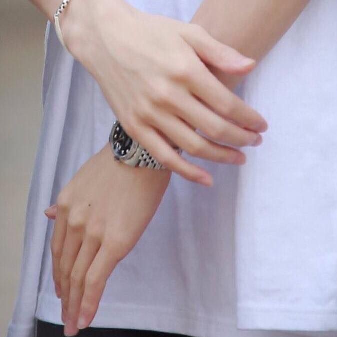 Mark Tuan& #39;s hands.a thread;