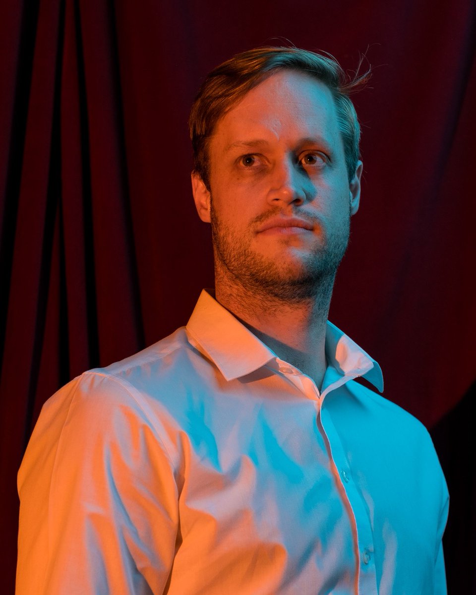 TRoyalMadness's tweet photo. Portrait Session

📸 @bernardbrand 

#friday #friyay #lighting #curtains #portrait #photo #photography #design #lights #camera #photographer #photoshoot #acapella #team #memebers #singer #performer #entertainer  #beautiful #blue #red #art #TheRoyalMadness #TRM #visualart https://t.co/TN38yFslsv