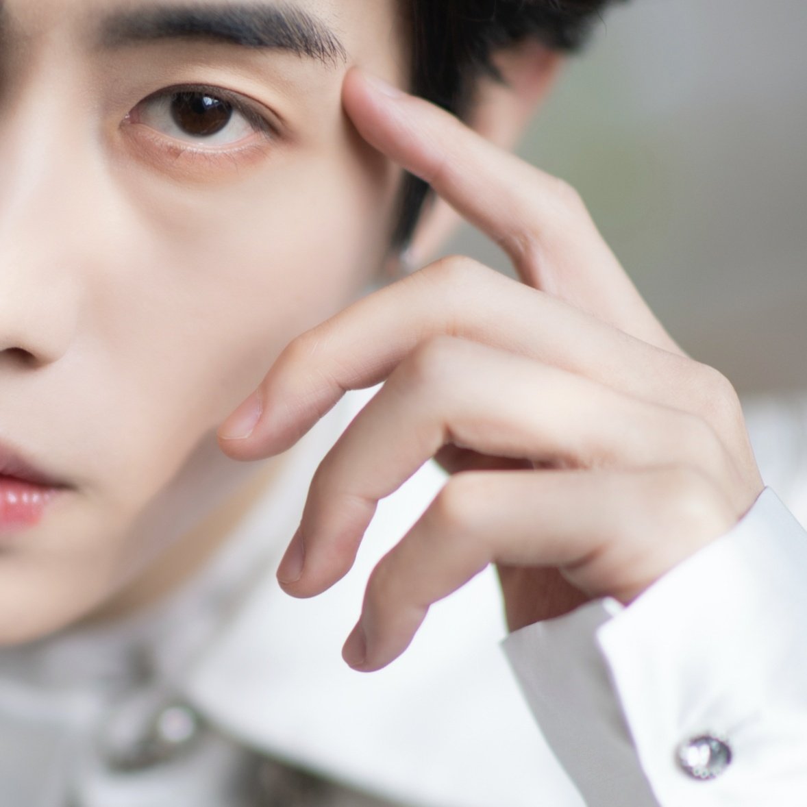Mark Tuan& #39;s hands.a thread;