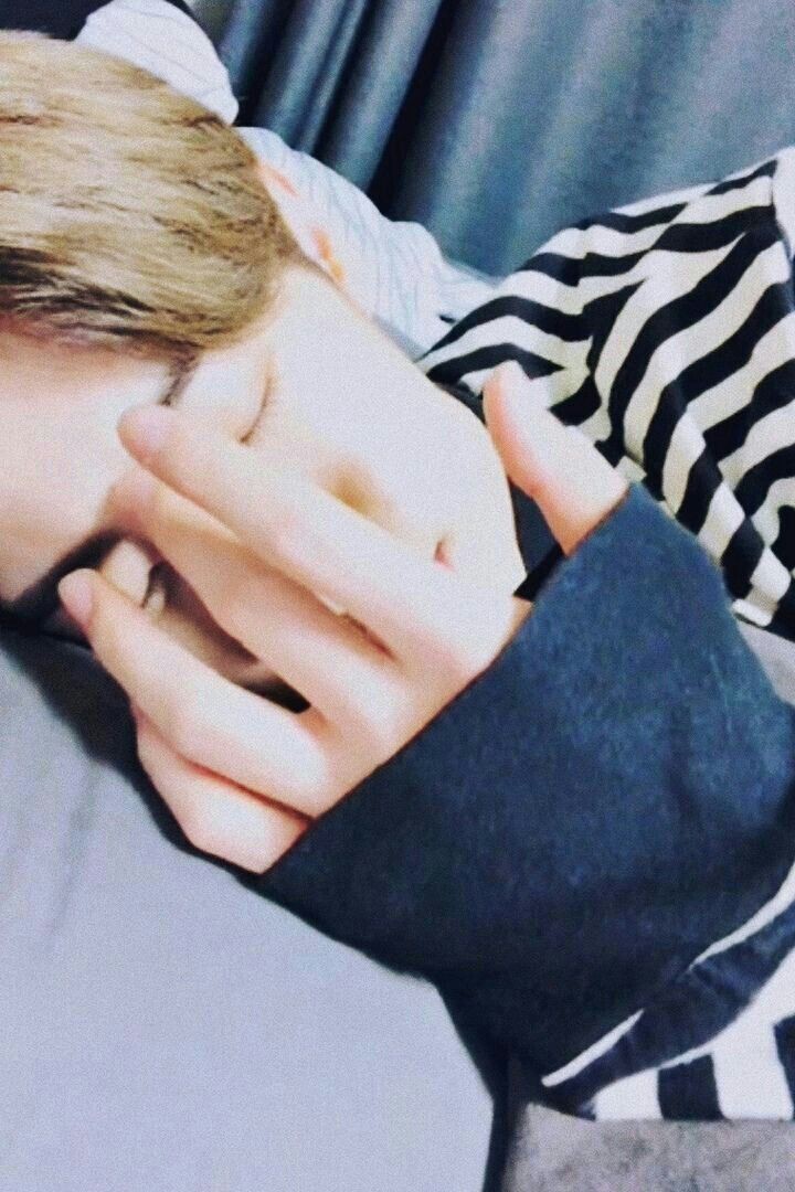 Mark Tuan& #39;s hands.a thread;
