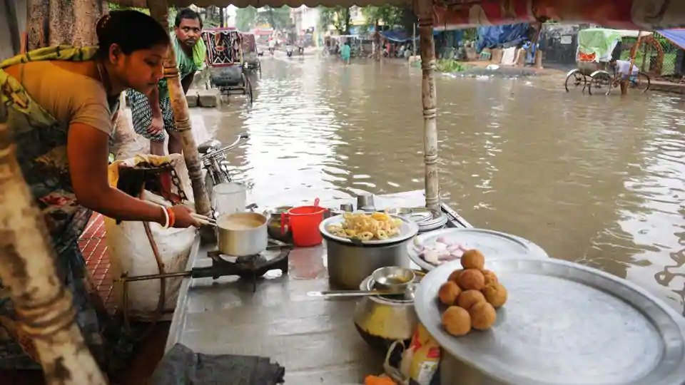 PragyanPublic's tweet photo. PPS family is deeply grieved by the massive destruction caused by #floods in #India.
We want to express our solidarity with everyone struck by this tragedy and want to ensure them that we, along with the rest of the country, are wishing for their safety, health and well being. https://t.co/BIeMCQJLkH
