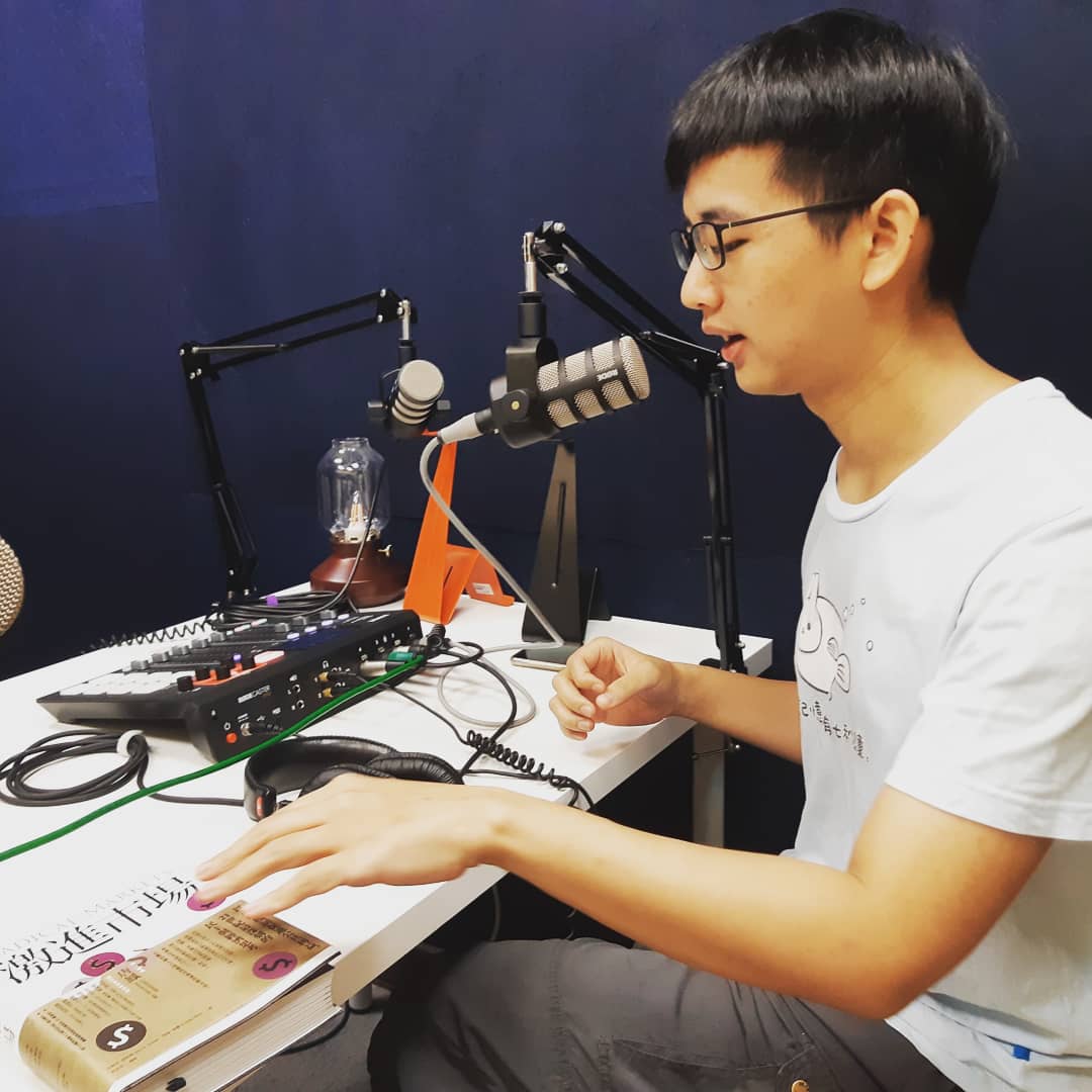 rxctaipei's tweet photo. Thanks #blocktrend #區塊勢 podcast host 許明恩 Astro Hsu for inviting @YahsinHuang of @rxctaipei, @diode_chain & @eth_taipei @ChihChengLiang to chat about #RadicalMarkets #激進市場 #QuadraticFunding #GitcoinGrants
cc 🌿 @RadxChange, @ethereum, @gitcoin, @glenweyl https://t.co/ZAp2ebVyRx