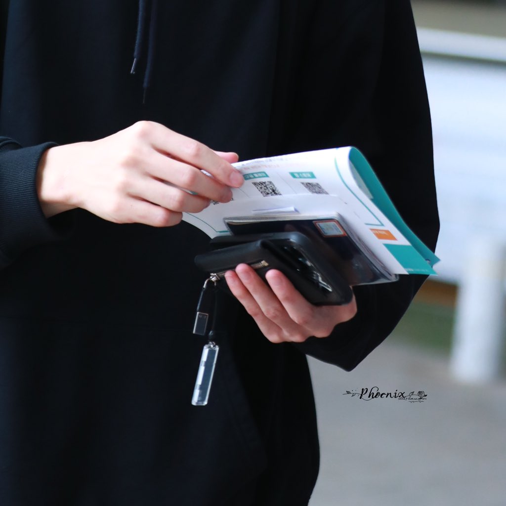 Mark Tuan& #39;s hands.a thread;