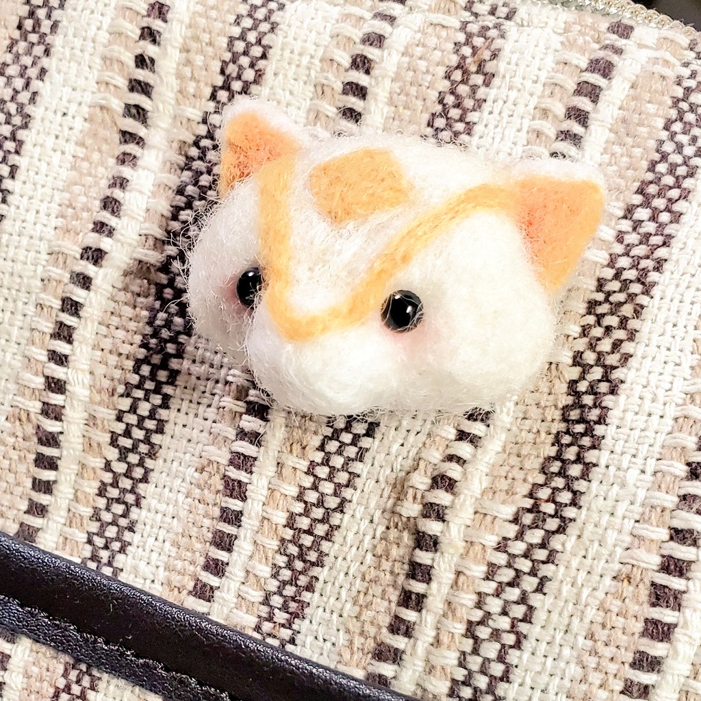 羊毛フェルトでイタチ面のブローチを作りました〜！ #sky星を紡ぐ