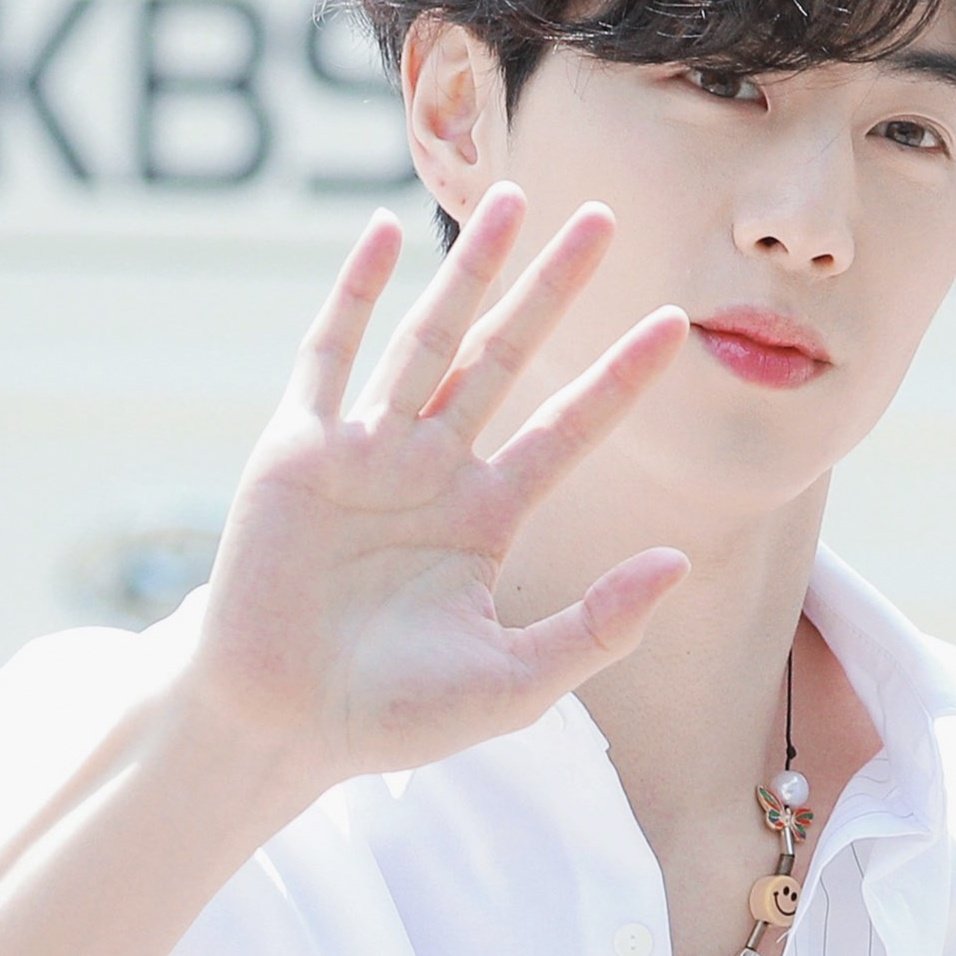 Mark Tuan& #39;s hands.a thread;
