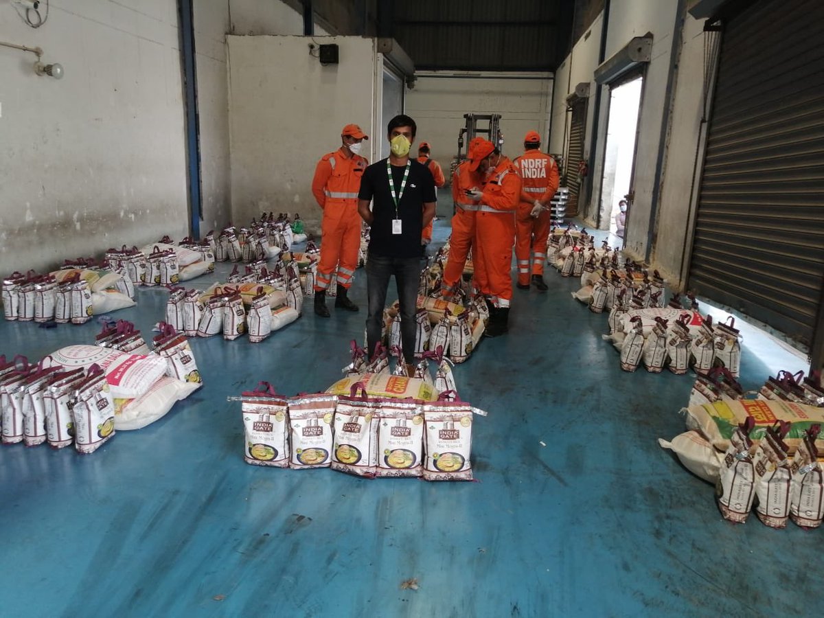 TheVikasKhanna's tweet photo. #FeedIndia 🙏🏼❤️💪🏼
Major Food-Drives coming to #Assam #Bihar https://t.co/WjHpD02SXJ