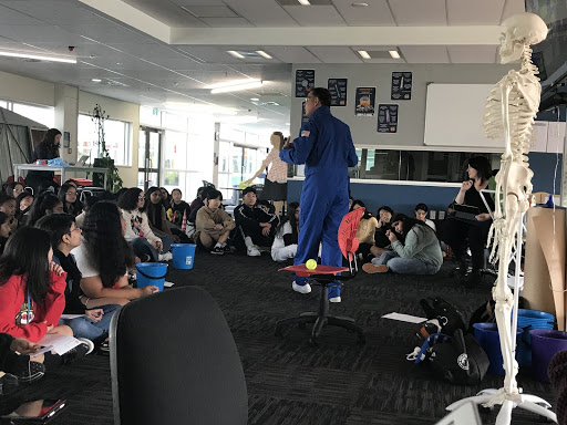 When your travel companion has JUST been in space  tooooo long ! What a day <a href="/OJCollege/">Ormiston Junior College</a> Passion Project!  #crazyteacherideas.Just the most awesome team and support from <a href="/OJCollege/">Ormiston Junior College</a> learning coaches. #whatabuzz Aldrin. Some days just give you that extra boost #speciallearners