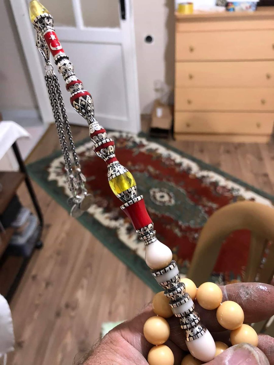 AlakKenan's tweet photo. Devlet sanatçısı #KenanAlak  daha fazlası için Facebook sayfamızı ziyaret edin 

 #Qatar #SaudiArabia #Kuwait #Russia #UnitedArabEmirates #USA #Germany #frenchopen #Jordan #Rosary #Turkey #MaskeniTakMesafeniKoru #CumhurbaskanıErdoğan @RTErdogan @dbdevletbahceli hayırlı cumalar https://t.co/fMzgVZe2uz