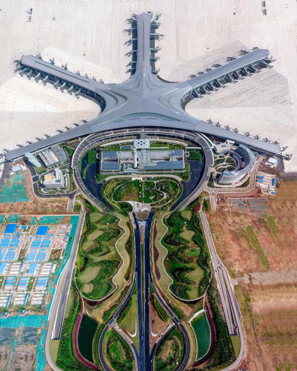 discoverchina01's tweet photo. China completes new Qingdao Jiaodong International Airport – and it's double the size of Heathrow
The sprawling starfish-shaped airport can also store and recycle rainwater
https://t.co/PyqvW0DjW4 https://t.co/gstxg38y9C