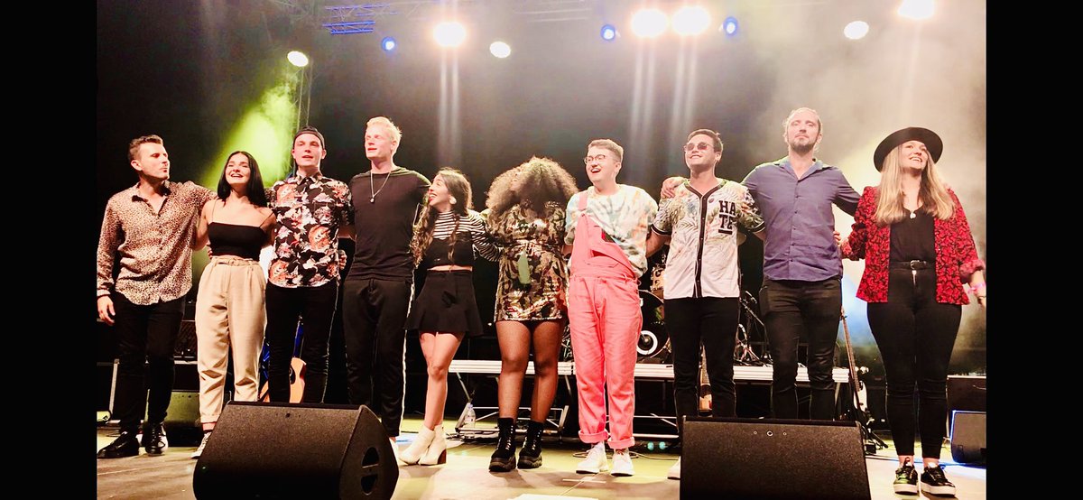 David_Rigot's tweet photo. Le #SummerTour2020 était à #SanarySurMer hier. Une parenthèse enchantée au cœur de l’été. #bigup à la ville de @sanaryofficiel pour sa confiance et son accueil. Bravo au public pour avoir su adopter les bons réflexes. Production #Adaptacom &amp; #Glamproduction 👏🎤☀️@iamtonimusic https://t.co/XeTNlk7IcL