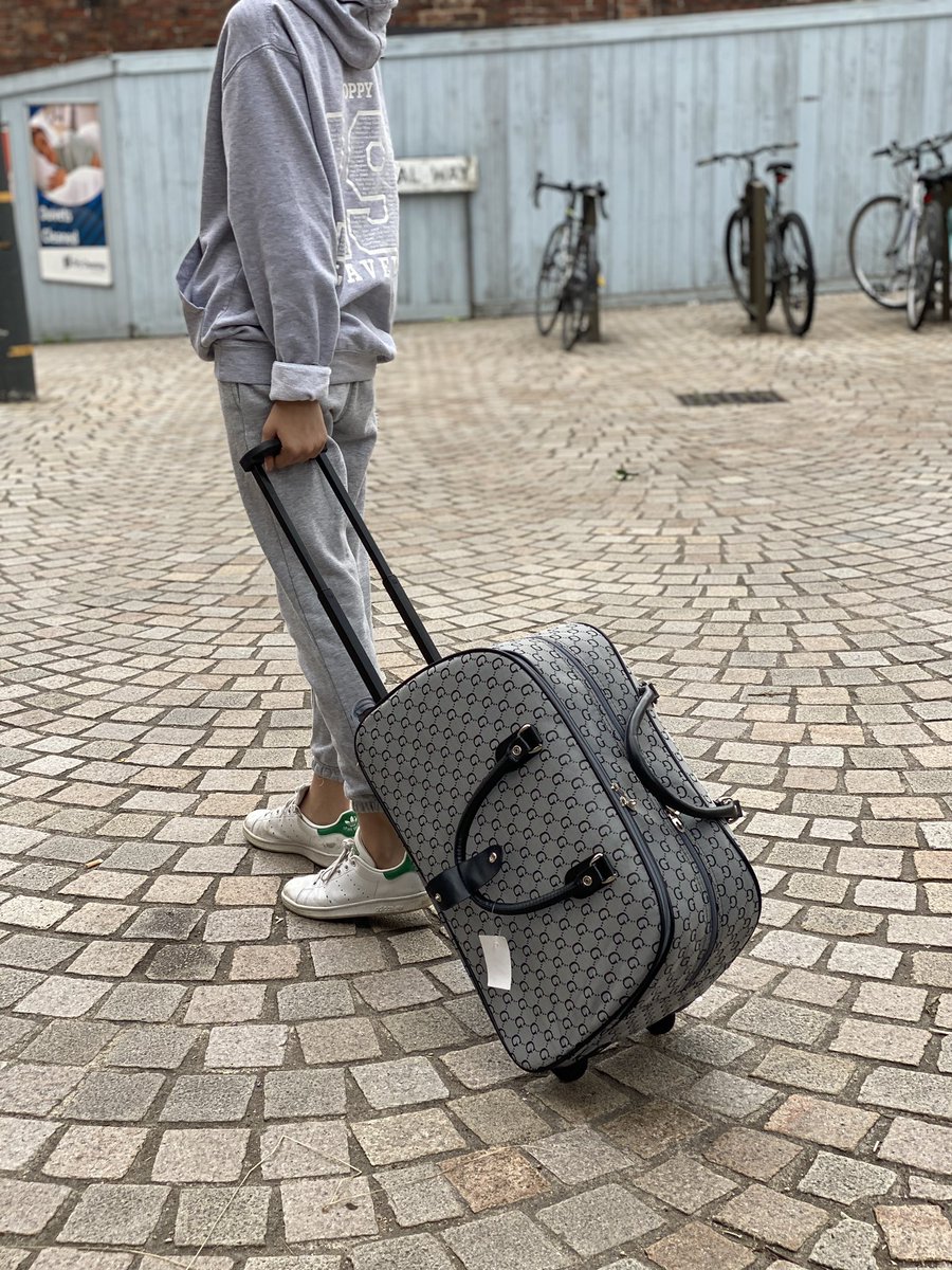 BagsGreene's tweet photo. If you can’t get abroad but are managing a quick get away locally , we have the perfect things for you ! 
Wheelies In varied sizes ,  cabin cases and rucksacks today at @altrinchammkt @momentspictured https://t.co/B1rq37T93J