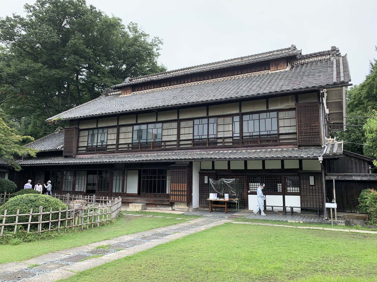 玄野仙助 深谷から少し離れて 渋沢栄一翁の生家 中の家へ めちゃくちゃ広い敷地と大きなお屋敷 ここらは血洗島と言うすごい地名で この周りの家々は渋沢性が多いのです