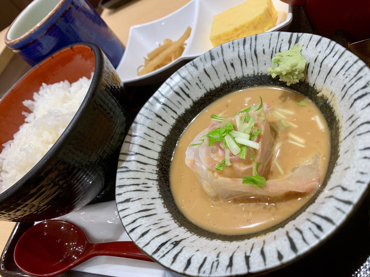 ポオと No Twitter 一年前は35 近い猛暑日 朝から東京駅中の築地寿司清で鯛茶漬けを食べ 大丸東京店の茶寮都路里でかき氷を食べ 俺のベーカリーで松阪牛のサンドイッチを食べていました こういうことができる日常に早く戻りますように