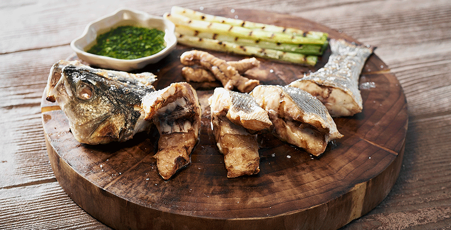 Este mes, en #VisitasDeConstantinoDucas, nos hemos pasado por <a href="/mi_candelita_/">Mi Candelita Arrocería</a>, un restaurante que hermana Cantábrico y Mediterráneo en forma de arroces y pescados de primera y que dirige el chef Fran Heras: ow.ly/nRtf50AGaPa