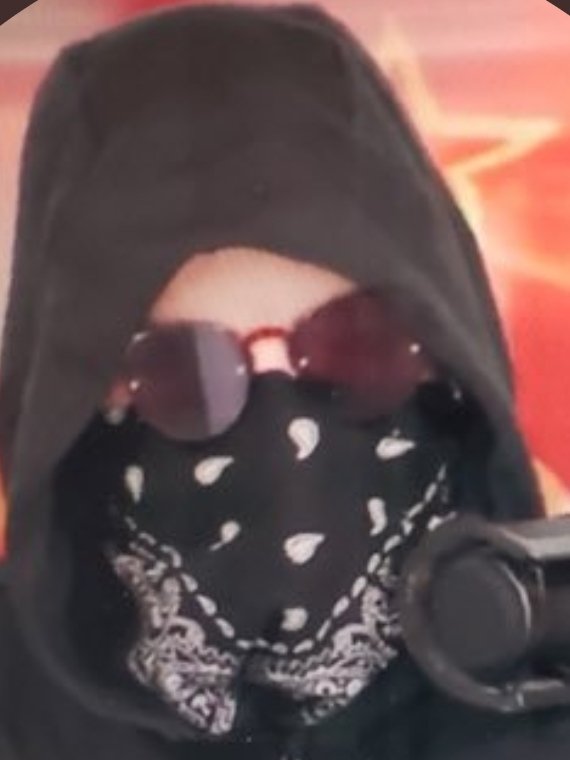 PDXshield's tweet photo. Elijah Schaffer: fascist-leaning reporter/host with @/blazeTV. Notified, and confirmed, that he is broadcasting from the federal courthouse 24 Jul 2020.
Be mindful of getting on his footage. #DefendPDX
#pdxfashcard #fashcard https://t.co/5HpfHjfI1n https://t.co/ByJByDU2bS