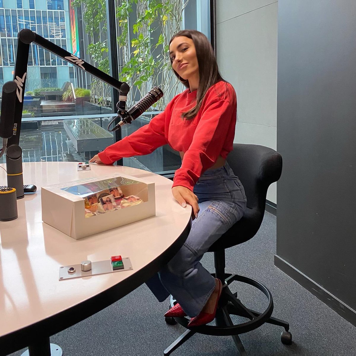 iamnouri's tweet photo. had so much fun hanging out with my girl @georgiajjburt at @zmonline thank u guys for the continuous support. ilyyyyyy 🥰 https://t.co/Lh5Q1xXX1h