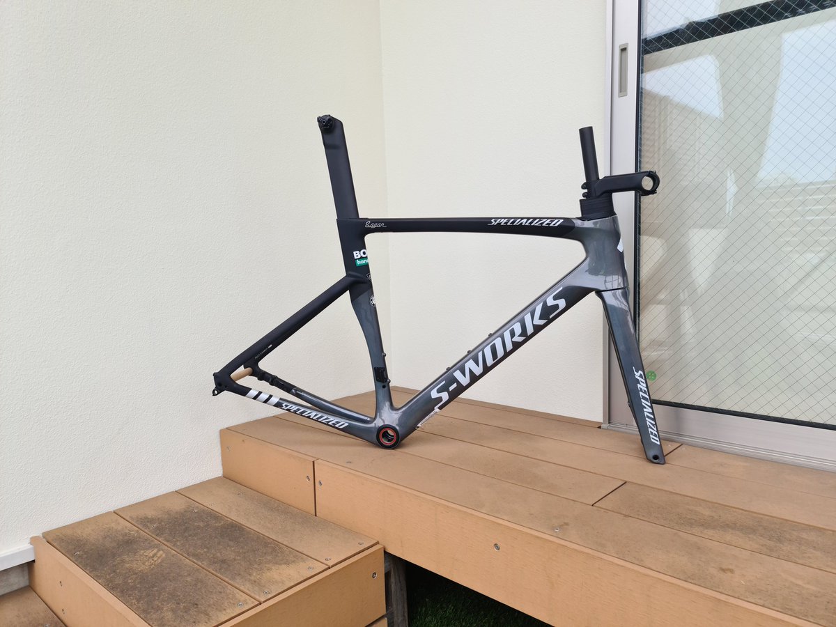 BORA_VENGE_SHO's tweet photo. またまた納フレ。
おそらく日本に一本しかないsagan collection のvengeです。写真だとあんまり伝わらないけどめっちゃキレイ。#納フレ #拡散希望 #sagancollection #sworks #specialized https://t.co/CXJbqdr7pA