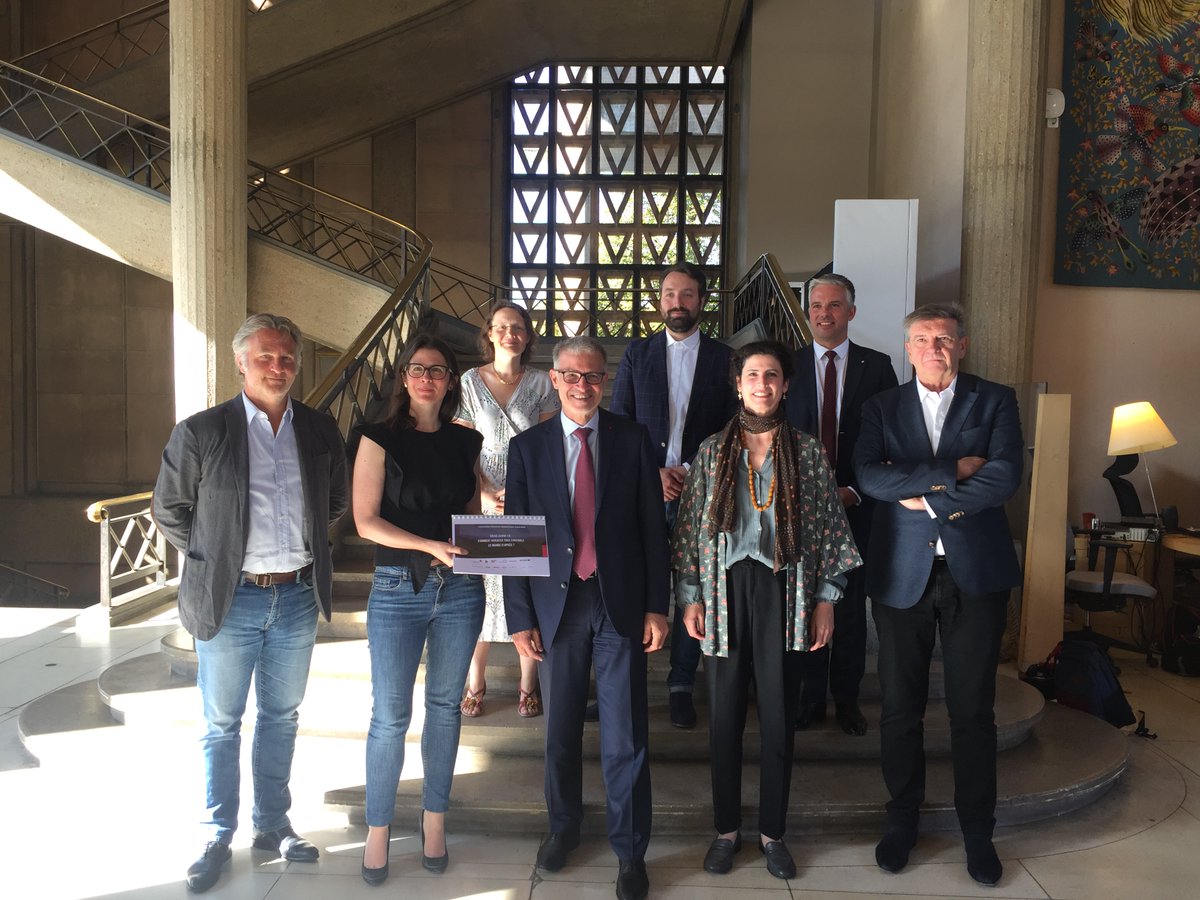 💡🌎 Aujourd'hui, avec <a href="/CroixRouge/">Croix-Rouge fr</a>, <a href="/WWFFrance/">WWF France 🐼</a>, <a href="/GroupeSOS/">Groupe SOS</a>, @uniscite et @mouvement_up, nous sommes heureux de remettre officiellement le rapport final de la consultation #MondeAprès à <a href="/PBernasconi/">Patrick Bernasconi</a>, Président du <a href="/lecese/">CESE</a>