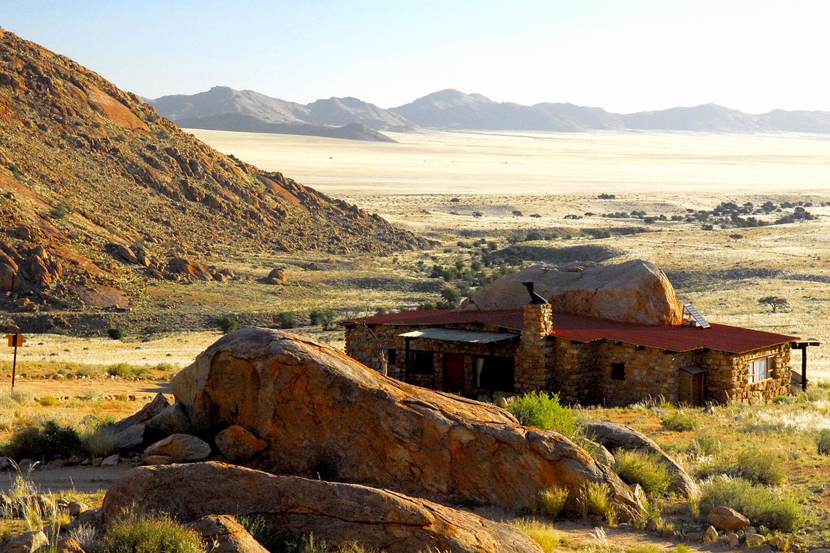 elenatravelnam's tweet photo. Eagles Nest Chalets Klein Aus Vista in Namibia
#Dronesberg #TravelNamibia #Africa #DroneNamibia #KleinAusVistaAus #ExploringNamibiaTV #NamibwebCom #YouTubeVideoNamibia #BlogNamibia #NamibiaPhoto #EaglesNest https://t.co/48bt2yA17Z