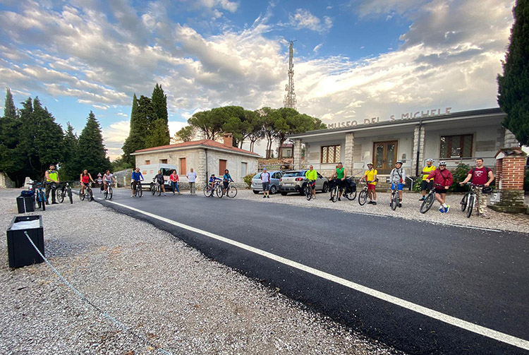 iMagazine (@imagazinetwit) on Twitter photo Scoprire il #Carso in bici sotto le stelle ➡️bit.ly/3hITHgL⬅️ #FVG <a href="/ProFogliano/">Pro Loco Fogliano Redipuglia</a> @FVGlive Scoprire il #Carso in bici sotto le stelle ➡️bit.ly/3hITHgL⬅️ #FVG <a href="/ProFogliano/">Pro Loco Fogliano Redipuglia</a> @FVGlive