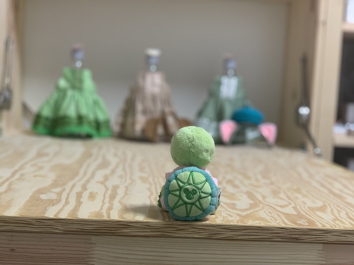 シェリ子 ママンは最近バウンドコーデって言葉を知ってさ 若ければ自分も着たかったダフフレバウンドコーデを頑張って作ってたんだ もちろん僕 のバウンドコーデもね でもね 僕は知ってる ダフフレのみんなにはあるものが 僕には無いって事をね