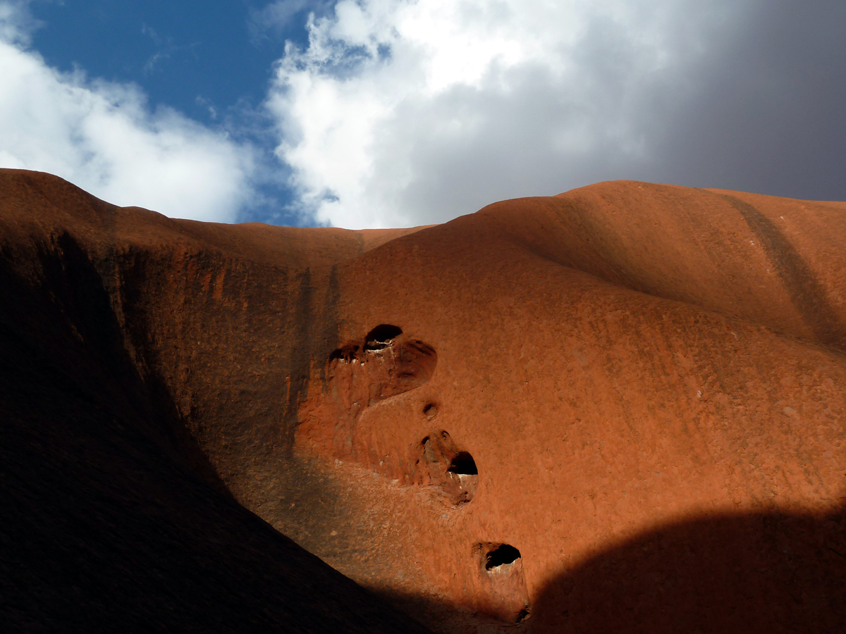 Anna_Dillon's tweet photo. The intense & majestic red sandstone walls of Uluru, in the Northern Territory of central Australia is today's #dailylandscape. This is a place that I'd always wanted to visit. I got there in 2012 after heavy rainfall, so the bush was brilliant green. #Dreamtime #sacredlandscape https://t.co/TDFn0DGqtz