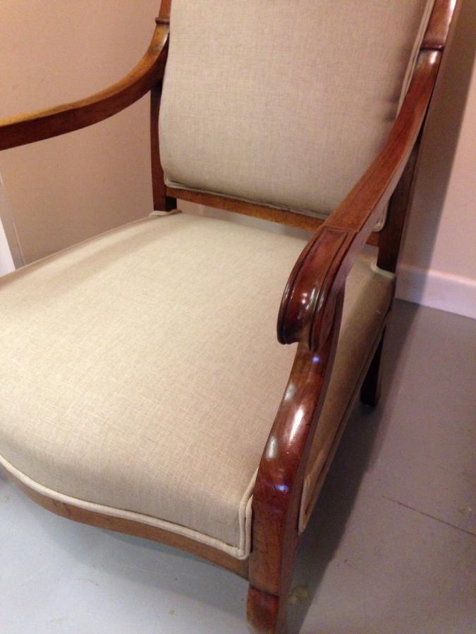 AntiqueTables1's tweet image. Have a look at Two beautiful upholstered French Chairs.
Visit us for more-bit.ly/3fRTozs
#frenchchairs #antiquediningchairs #antiquediningchairs #antique #furniture #interiordecor #design