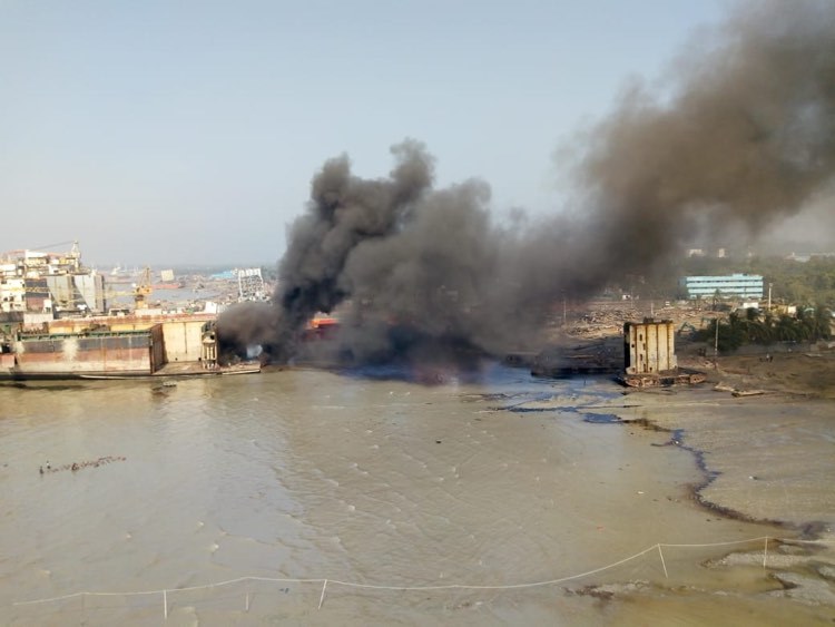 The claimant argues that Maran (UK) could have ensured the ship was recycled in an ethical way for a lower sale price. Given the dangers of  #shipbreaking in Chattogram, they should be liable to compensate workers who suffer injury or death as a result 10/16