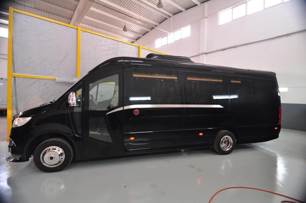 IlesbusUK's tweet photo. The Vegas Business Class 
Available to order now! 
Contact us today for more information and to book your demo!

#ilesbusuk #coachbuilder #mercedesvanconversion #mercedesvan #mercedessprintervan #thevegas https://t.co/rtmGwYluYr