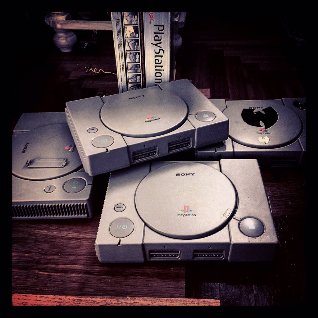 BeppeMalizia's tweet photo. Di stazione in stazione
🤘🏻🎮
(Playstation)
#playstation #sony #gamer #game #thegame #letsplay #nerd #player #playerinside #gamecollection #console #gamecollector #vintage #retrogaming #classic #history  #gamerboy #gamergirl https://t.co/zKZltVTP46