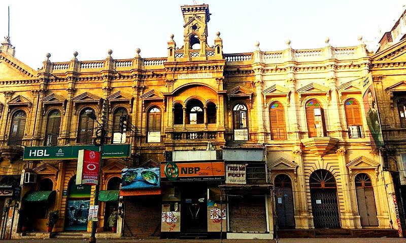SaharSoormi's tweet photo. Karachi is Historical City of Sindh which was built in 1729 by a famous business man Bhojomal. He constructed Kharadar in 1729 &amp; introduced and included a new Port with historical ports of Sindh, Debal Bunder, Ketibunder, Kharochan &amp; Shahbunder.
#HistoricSindh https://t.co/TrPZmUoXrU