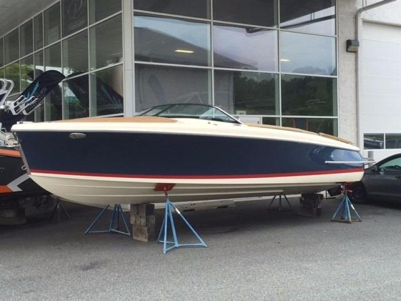 25' Chris-Craft Great Listing! All New Model. Just built &amp; making its world debut at the Chris Craft dealer meeting in Sarasota, FL. Be the first to own this magnificent piece of ... yachtauthority.com/boat-5957958/P…