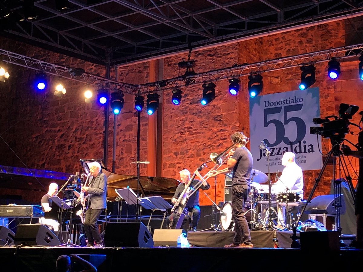 YahveMC's tweet photo. Colosal el concierto de #MichelPortal con su New Quintet (#NilsWogram, #BojanZ, #BrunoChevillon y #JeffBallard), anoche en Donostia. https://t.co/p7eTcSaBXm