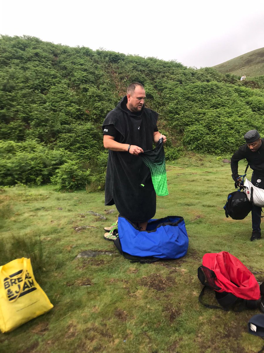 stoobyleelaa's tweet photo. First outing for the #turtleback #swimferal bag... Misty, rainy night. Dry feet and dry kit.
And I looked like Leonardo #tmnt
Maybe. https://t.co/SLpIYhGMVs
