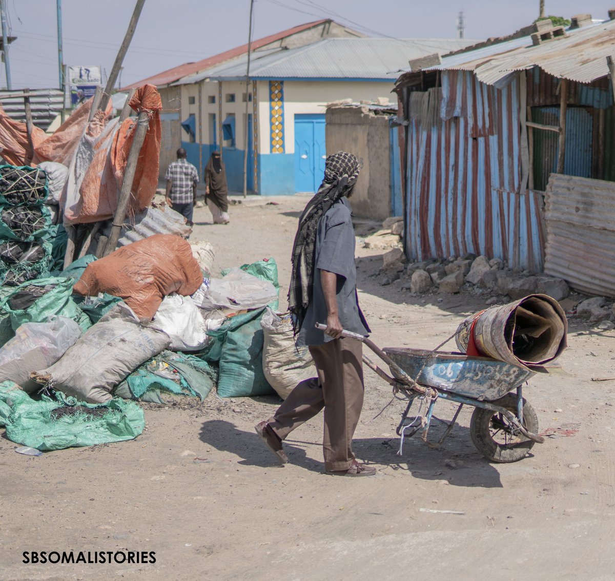 hamzasulub1's tweet photo. صباح الهمة

Freezing the moment

#photooftheday #photographylovers #photography #somali #streetstorytelling #streetphotography #somaliland #somalia #Africa https://t.co/BZha8yItBv