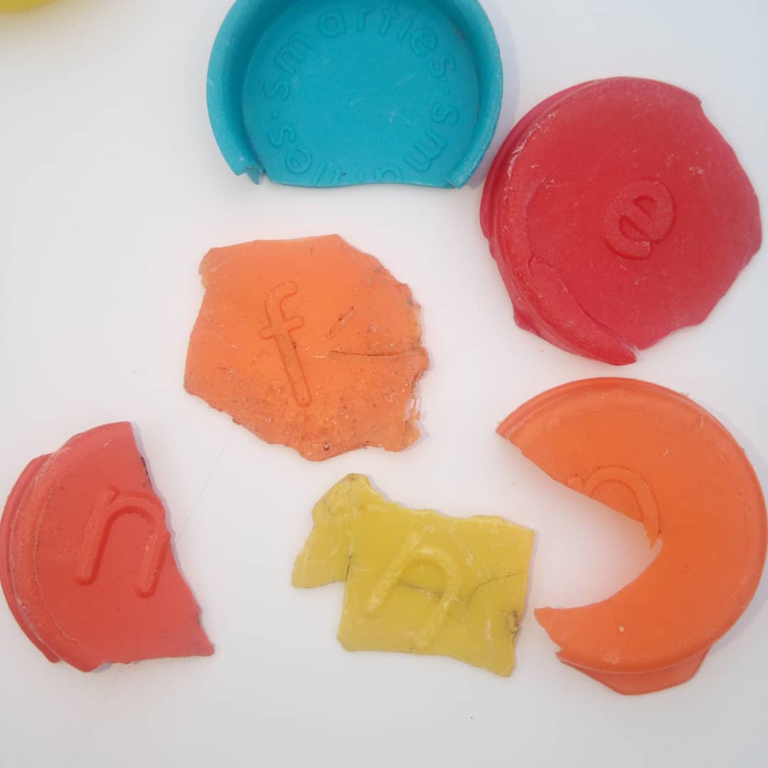 seaborndesign's tweet photo. These 15 #smartielids were all from one plastic haul. Some are up to 30 years old!
They demonstrate #shards perfectly.  Shards are formed when plastic breaks down into smaller jagged parts in the ocean and eventually become #microplastics shards less than 5mm. https://t.co/BD435ZYV2b