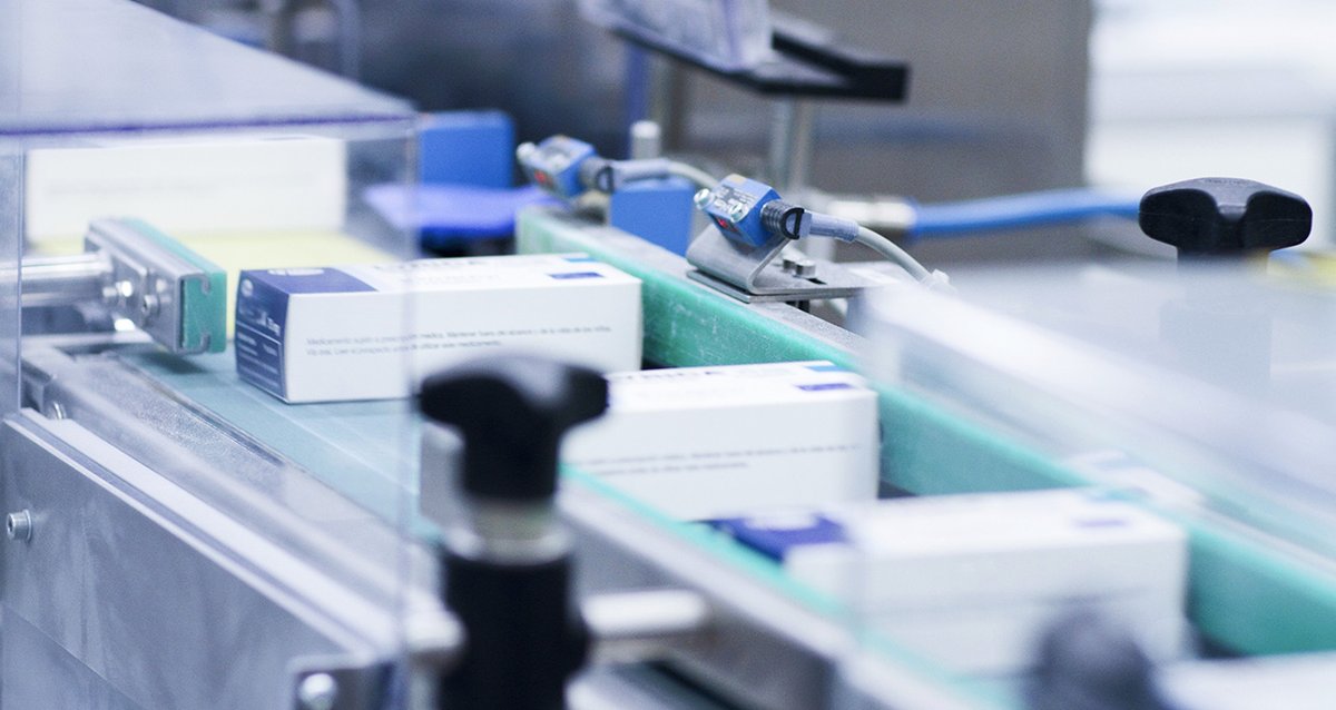Actemium's tweet photo. The European Falsified Medicines Directive requires #labs and #pharmacies to ensure #serialisation in drugs. Read how #CourbonSoftware is combating the counterfeit and parallel trade of #medicines: https://t.co/rNt11O6bPy https://t.co/ydXKkGhLNG
