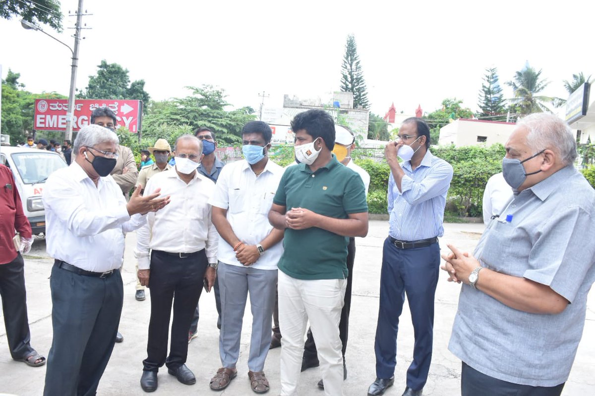 mepratap's tweet photo. inaugurated a dedicated covid facility at Bibi Ayesha hospital in Mysore-Bangalore Road, today.The facility was started with the collaboration of Brindavan, Vidyaranya and CEG hospitals. https://t.co/ogPiAXihMr