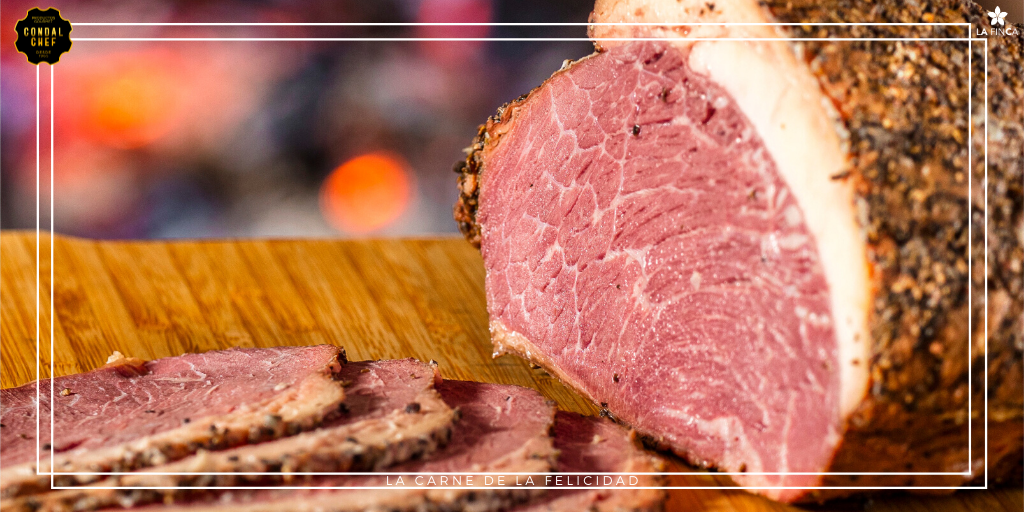 El #Pastrami además del conocido sándwich, esta lleno de opciones para todas tus recetas, un canelón relleno, en ensalada templada, deja volar tu imaginación! 

<a href="/carnedelafinca/">Carne de La Finca</a> 
#carnedelafelicidad #meatporn #covid #condalchef #restauracion #gourmet #gastronomia #hosteleria