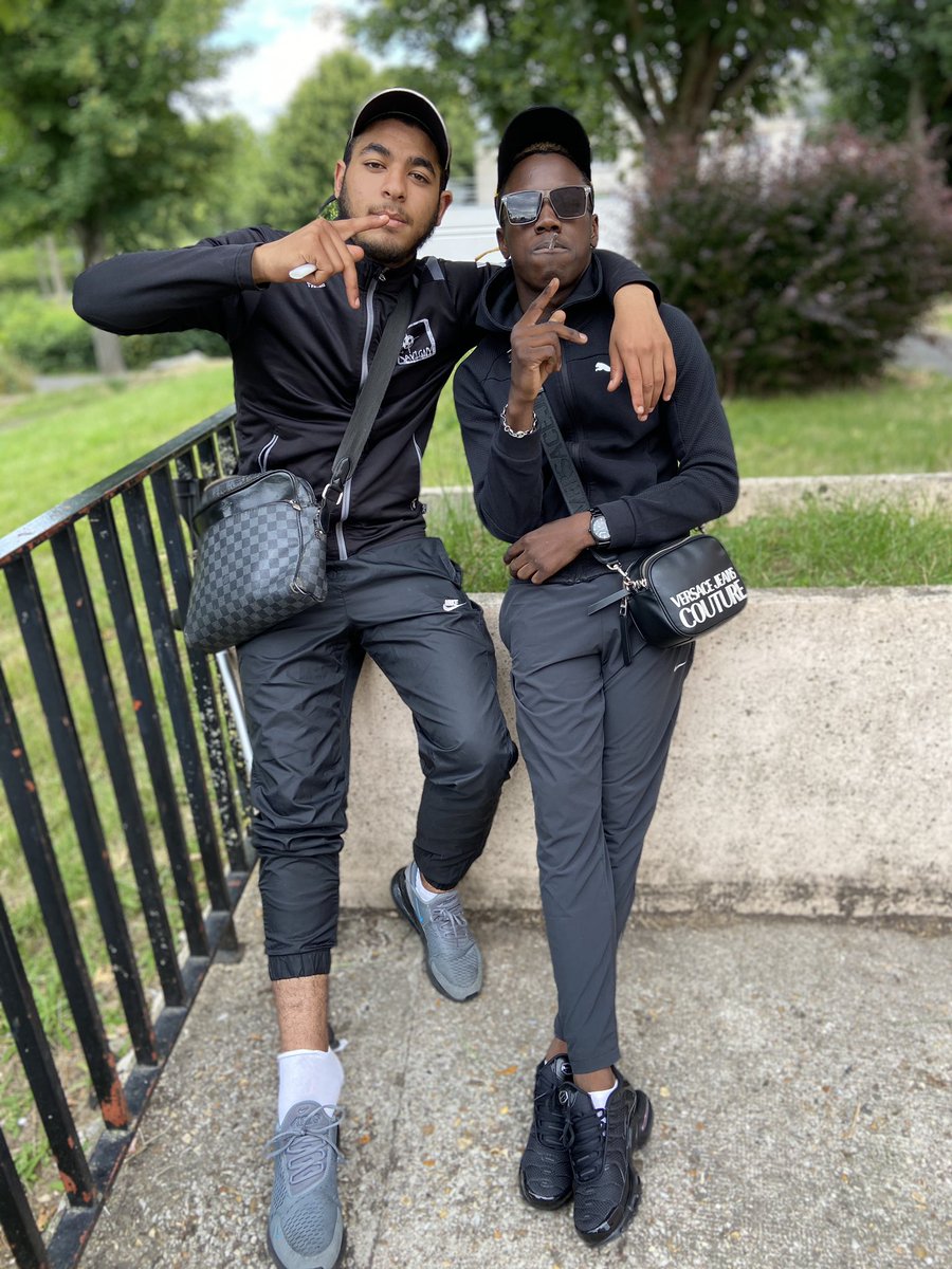 johny smile tweet media