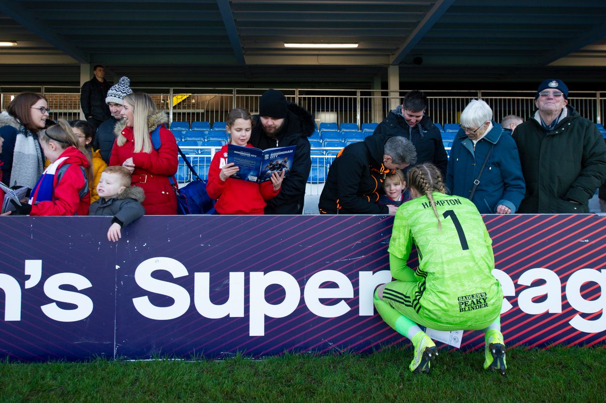 WeAreTheFSA's tweet photo. What do fans want from a return to the women's game? Let us know in our 5-min survey here: https://t.co/AIrBEAQ5OM https://t.co/jyxpWILXpA
