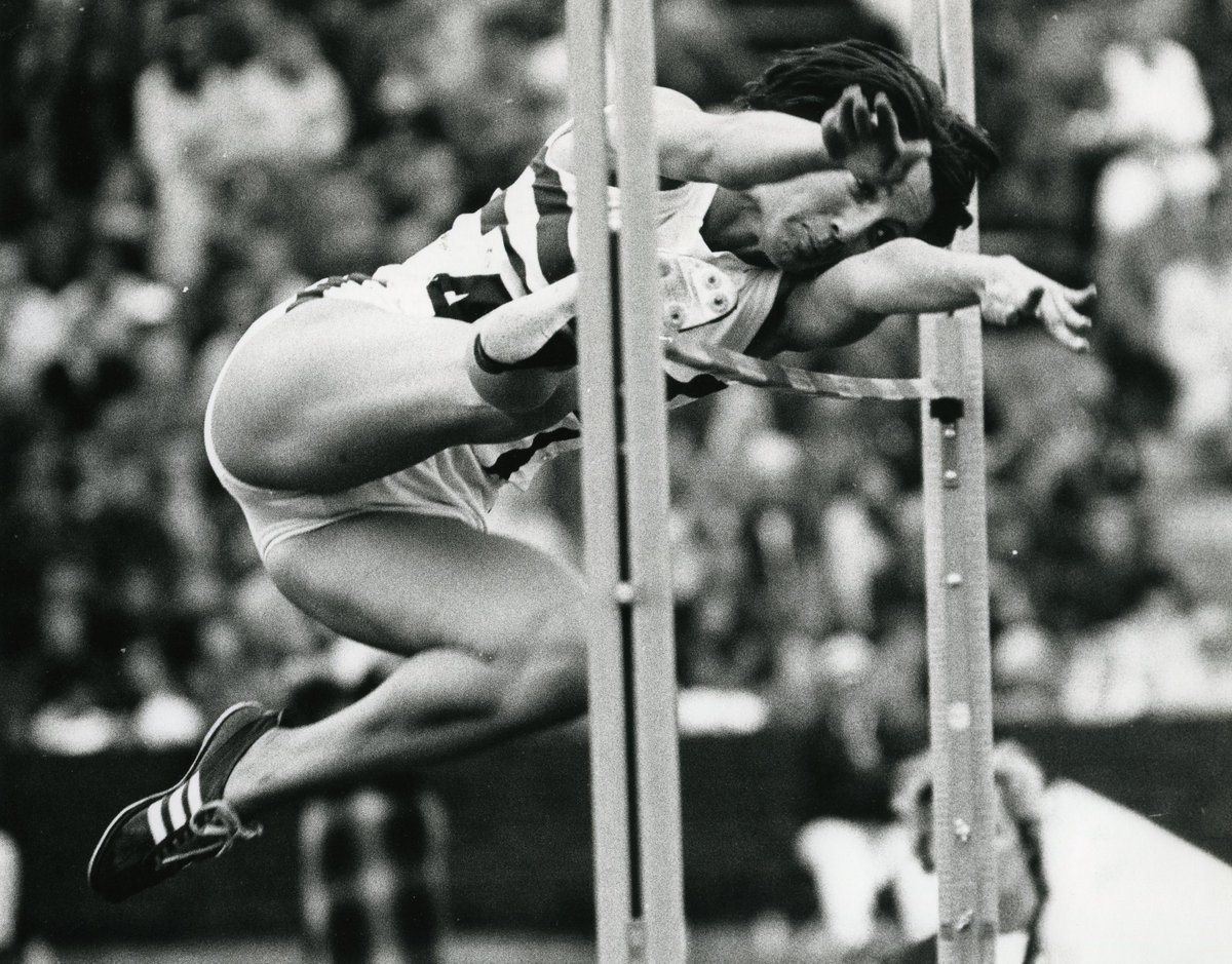 unistirarchives's tweet photo. @KeithCharters @leslie_roy1 @Team_Scotland @scotathletics @sportscotland @sportinghistory @SMN_Scotland There were still some competitors who hadn't yet adopted the new technique at #Edinburgh70 #highjump https://t.co/ncaQRTg9sx