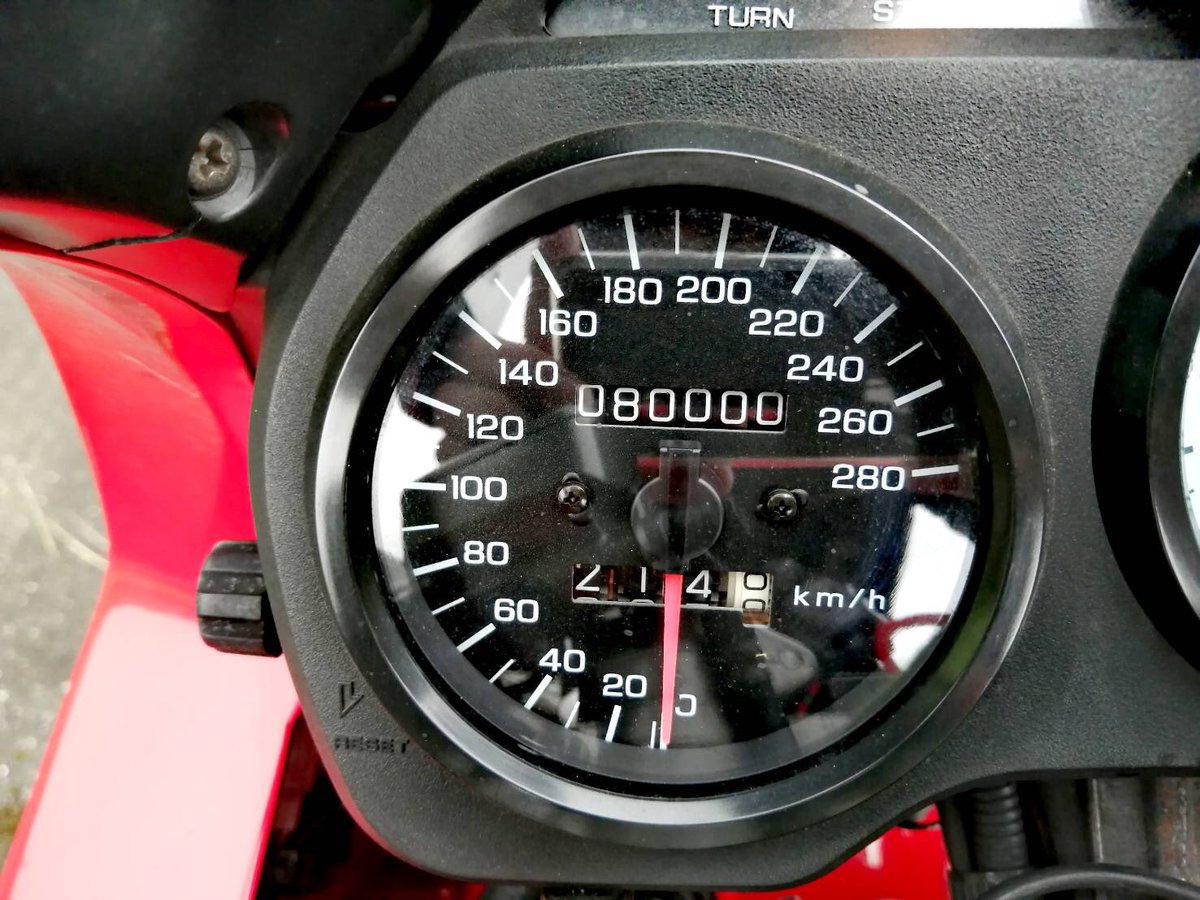 kazubonnet's tweet photo. 8万キロ到達ありがとう😊 #おじさん乗せてどこまでも #まだまた一緒にいてね #honda #vfr #motorcycle #バイク #honda #rc36 https://t.co/MrE9Lux3yu