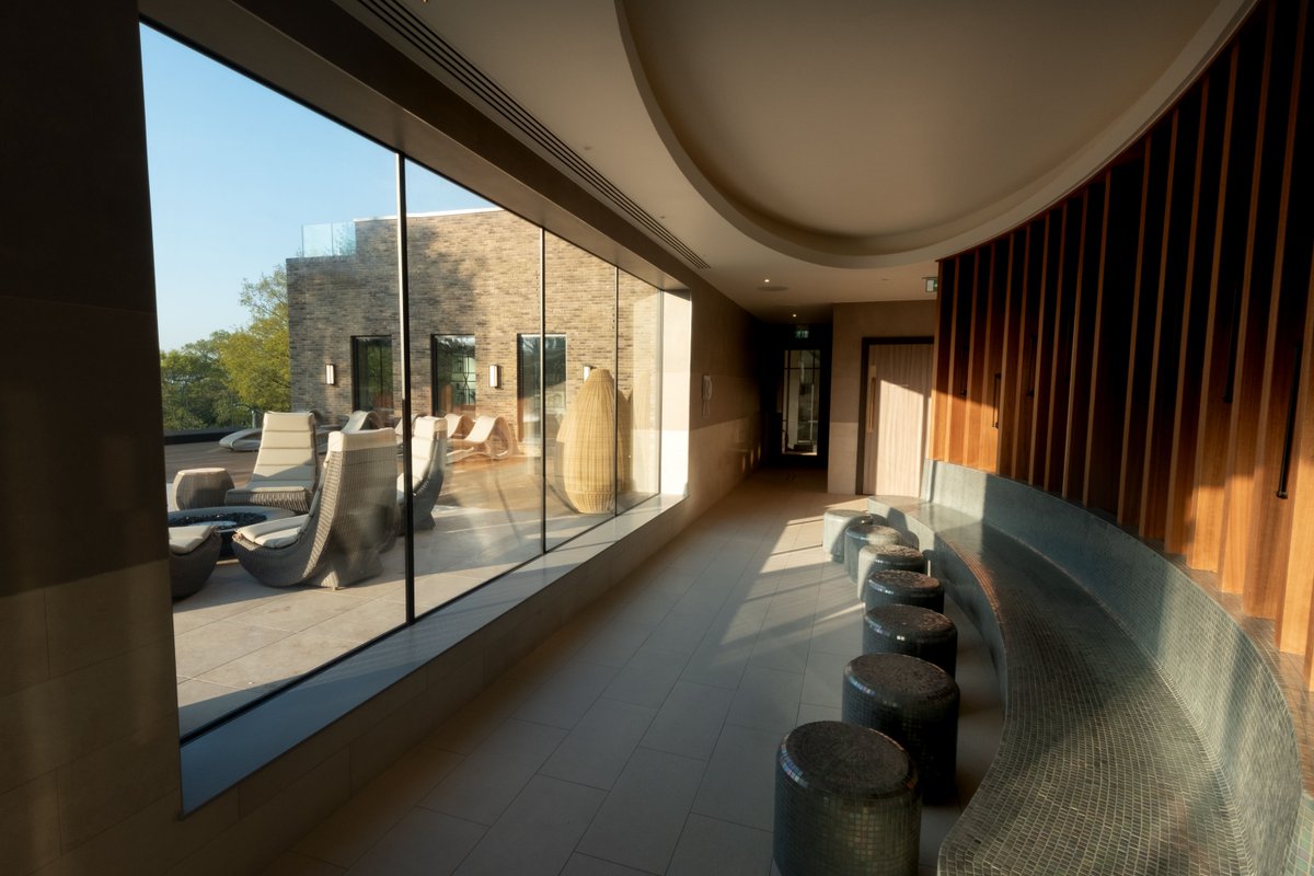 IQProjectsUK's tweet image. If your #commercialbuildingdesign follows a #minimalistaesthetic consider #heatedglass as an #invisibleheating source. 

Heated glass in #commercialbuildings &amp;gt;&amp;gt;&amp;gt; iqprojectsuk.com/news/what-are-…