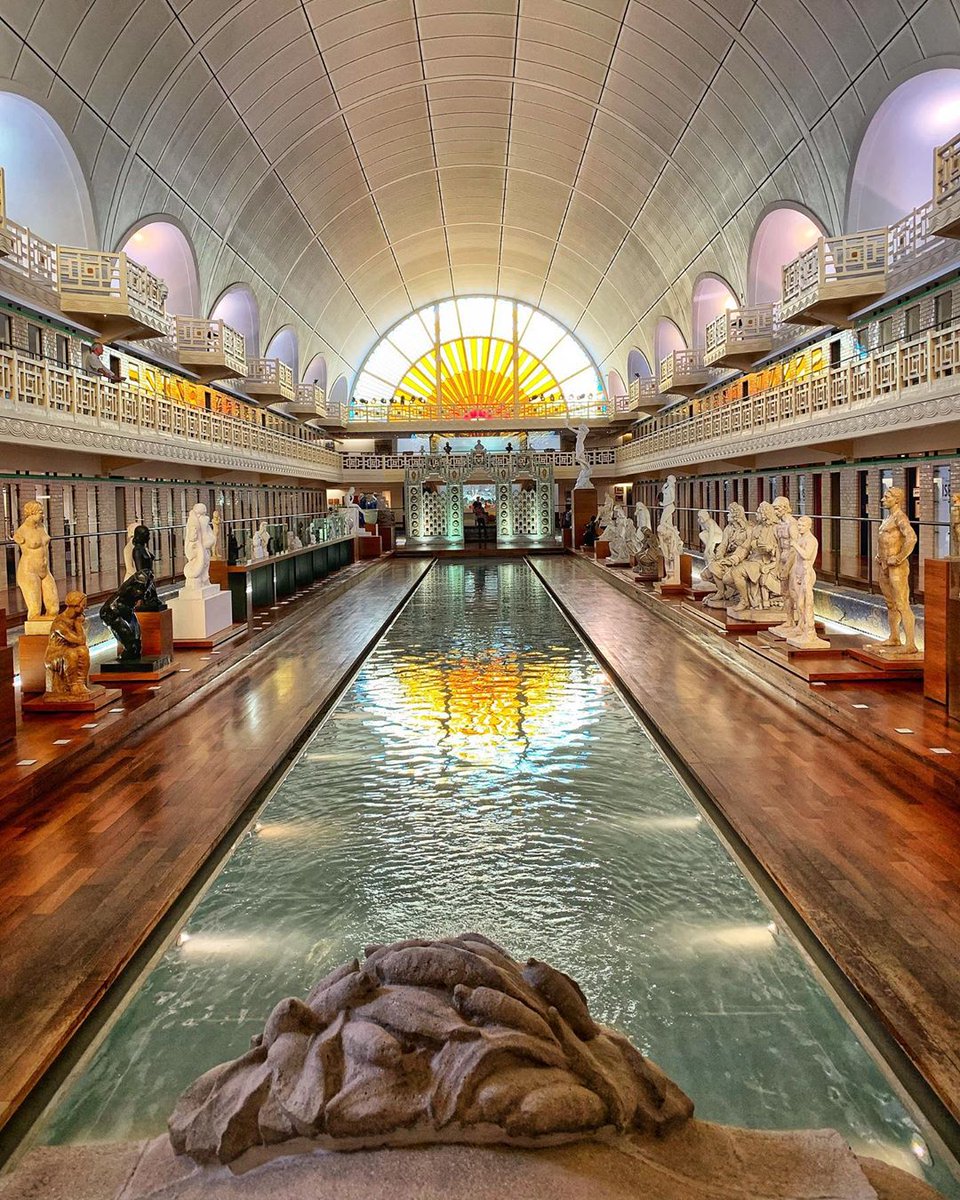 MuseeLaPiscine's tweet image. Let&apos;s cheat a little 😉

Our #StarObject is a whole room ! 
The main pool of the old #roubaix swimming bath turned into a unique and magical sculpture gallery !

Thanks for these amazing #CURATORBATTLE @YorkshireMuseum 🙏