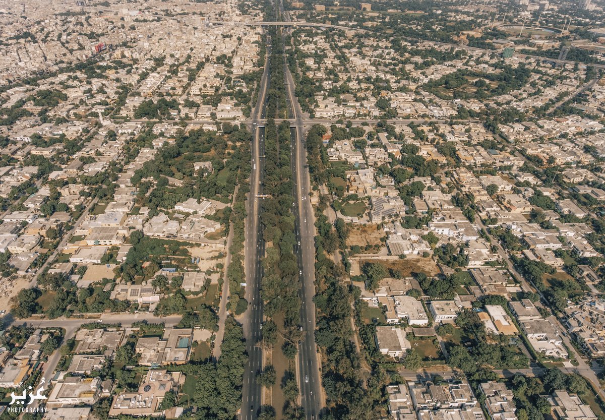 Lahore is Love 

PC @uzairazizphotography

#canalroad #beautiful
#photography